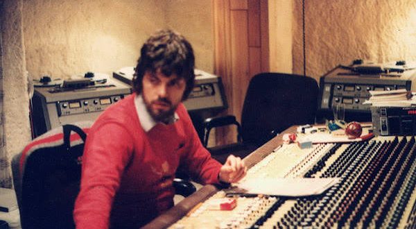 Alan Parsons, modern müzik tarihinin en saygın ses mühendislerinden, prodüktörlerinden, bestecilerinden ve müzisyenlerinden biridir. Kariyeri boyunca yalnızca kendi müzik projeleriyle değil, aynı zamanda dünyanın en önemli rock grupları ve sanatçılarıyla yaptığı çalışmalar sayesinde de büyük bir ün kazanmıştır. Özellikle The Beatles, Pink Floyd, Al Stewart, Paul McCartney, The Hollies ve kendi kurduğu The Alan Parsons Project ile müzik dünyasında kalıcı bir iz bırakmıştır.