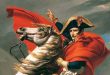 Napolyon Bonapart, Avrupa tarihinin en etkili ve tartışmalı siyasi ve askeri liderlerinden biridir. 1769 yılında Korsika'da dünyaya gelen Napolyon, Fransız Devrimi'nin yarattığı büyük siyasi dönüşüm ortamında hızla yükselmiş, başarılı askeri seferleri sayesinde Fransa'nın en güçlü isimlerinden biri haline gelmiştir. 1804 yılında kendisini Fransa İmparatoru ilan eden Napolyon Bonapart, yaklaşık on yıl boyunca Avrupa'nın siyasi haritasını değiştiren savaşlara öncülük etmiştir.