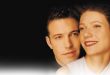 Bir Şans Daha (Bounce), Don Roos'un yönetmenliğini ve senaristliğini üstlendiği, başrollerinde Ben Affleck ve Gwyneth Paltrow'un yer aldığı 2000 yapımı Amerikan romantik drama filmidir. İlk bakışta klasik bir romantik film gibi görünse de Bir Şans Daha, aşk hikâyesinin merkezine suçluluk duygusu, kayıp, vicdan, affetme ve yeniden başlama gibi çok daha ağır temalar yerleştirir. Bu nedenle film, romantik dram türünün yalnızca duygusal tarafıyla değil, karakterlerinin psikolojik dönüşümüyle de dikkat çeker.