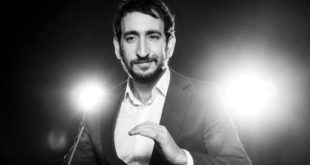 Müzik, farklı coğrafyalardan gelen insanların ortak bir dil oluşturabildiği sanat dallarından biridir. Bu anlayışın dikkat çekici örneklerinden birini de orkestra şefi Tom Cohen sunar. Klasik Batı müziği eğitimi alan Cohen, kariyeri boyunca Arap, Kuzey Afrika, Akdeniz ve Orta Doğu müzik geleneklerine duyduğu ilgiyi profesyonel çalışmalarının merkezine yerleştirdi.