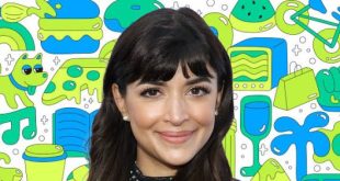 Televizyon dünyasında geniş kitleler tarafından tanınmasını sağlayan karakterlerden biri Cece Parekh olan Hannah Simone, oyunculuğun yanı sıra sunuculuk ve yapımcılık alanlarında da faaliyet göstermiş çok yönlü bir isimdir. Özellikle New Girl dizisindeki performansıyla uluslararası bir tanınırlık kazanan Simone, kariyerini yalnızca oyunculukla sınırlı tutmayarak televizyon, sinema ve dijital platformlarda farklı türlerde projelere imza atmıştır.