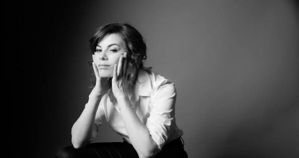 Haley Webb, özellikle korku, gerilim ve fantastik yapımlardaki rolleriyle tanınan Amerikalı oyunculardan biridir. Sinema ve televizyon çalışmalarının yanı sıra yönetmenlik ve yapımcılıkla da ilgilenen Webb, kariyerini yalnızca kamera önündeki performanslarla sınırlamayan sanatçılar arasında yer alır. Özellikle The Final Destination filmindeki Janet Cunningham ve Teen Wolf dizisindeki Jennifer Blake rolleri, oyuncunun kariyerinde öne çıkan çalışmalar arasında bulunur.