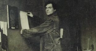 Amedeo Modigliani, özellikle portre ve nü çalışmalarıyla tanınan İtalyan ressam ve heykeltıraştır. Kısa süren yaşamına rağmen sanat tarihinde kendine özgü bir yer edinen sanatçı, insan yüzünü ve bedenini gerçekçi oranlardan uzaklaştırarak zarif, uzun ve stilize formlara dönüştürmesiyle bilinir.