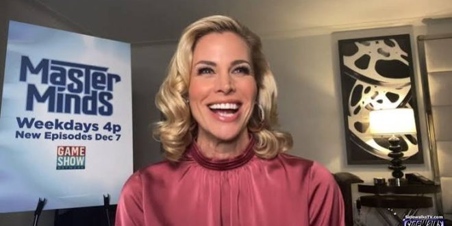 Amerikalı oyuncu, model ve televizyon sunucusu Brooke Burns, özellikle 1990'ların sonlarından itibaren televizyon dünyasında adını duyuran çok yönlü sanatçılardan biridir. Güzellik yarışmaları veya modellik üzerinden tanınan birçok ismin aksine Burns, kariyerini zaman içinde oyunculuk ve televizyon sunuculuğuna taşıyarak farklı alanlarda deneyim kazandı. Özellikle Baywatch dizisindeki Jessie Owens rolü, onun uluslararası ölçekte tanınmasını sağlayan en önemli çalışmalardan biri oldu.