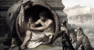 Antik Yunan düşüncesi denildiğinde akla Platon, Aristoteles ve Sokrates gibi sistemli felsefi düşüncenin büyük isimleri gelir. Ancak bu dünyanın içinde, felsefeyi kitaplardan ve akademik tartışmalardan çıkarıp doğrudan günlük yaşamın içine taşıyan çok daha farklı bir figür de vardır: Sinoplu Diyojen.