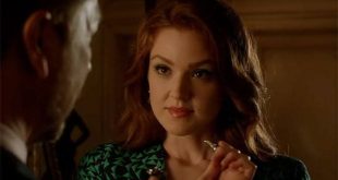Amerikalı oyuncu ve model Maggie Geha, özellikle televizyon dünyasında canlandırdığı karakterlerle tanınan başarılı isimlerden biridir. Kariyerinde hem sinema hem de televizyon projelerine yer veren Geha, farklı türlerdeki yapımlarda üstlendiği roller sayesinde geniş bir izleyici kitlesine ulaşmıştır. Oyuncunun adının en çok duyulmasını sağlayan yapım ise DC Comics evreninden esinlenen Gotham dizisidir.