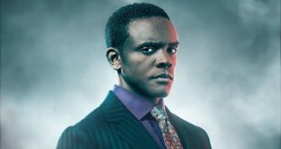 Amerikalı oyuncu Chris Chalk, tiyatro sahnesinden televizyon ve sinemaya uzanan kariyeriyle dikkat çeken başarılı karakter oyuncularından biridir. Farklı türlerdeki yapımlarda birbirinden değişik karakterleri canlandırması, oyuncunun geniş bir performans yelpazesine sahip olduğunu göstermektedir. Özellikle Gotham dizisinde hayat verdiği Lucius Fox ve Perry Mason dizisindeki Paul Drake rolleri, Chris Chalk'ın dünya çapında daha geniş bir izleyici kitlesi tarafından tanınmasını sağlamıştır.
