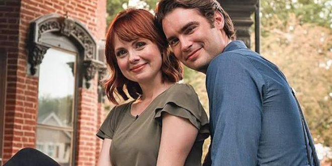 Amerikalı oyuncu Galadriel Stineman, televizyon, sinema ve video oyunları gibi farklı alanlarda çalışmalar gerçekleştiren çok yönlü bir sanatçıdır. Özellikle The Middle dizisindeki Cassidy Finch, Ben 10: Alien Swarm filmindeki Gwen Tennyson ve Until Dawn oyunundaki Ashley Brown performanslarıyla tanınır.