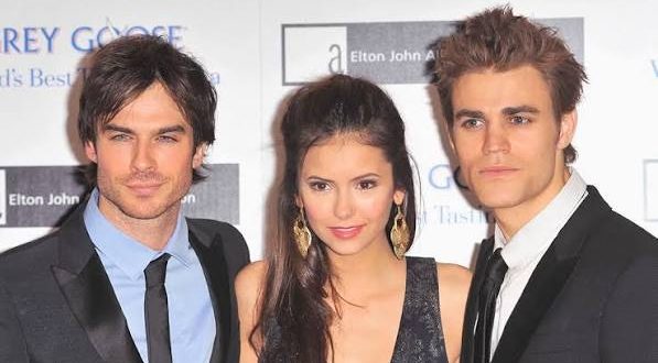 Vampir Günlükleri (The Vampire Diaries), 2009 yılında izleyiciyle buluşan ve gençlik draması ile fantastik türü bir araya getirerek geniş bir hayran kitlesine ulaşan Amerikan yapımı televizyon dizisidir. L. J. Smith’in aynı adlı kitap serisinden televizyona uyarlanan yapımın senaryo geliştirme sürecinde Kevin Williamson ve Julie Plec önemli rol üstlenmiştir. İlk bölümü 10 Eylül 2009’da yayımlanan dizi, sekiz sezon boyunca aşk, arkadaşlık, aile, intikam, fedakârlık ve doğaüstü olaylar ekseninde ilerleyen geniş bir hikâye ortaya koymuştur.