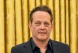 Hollywood'da bazı oyuncular vardır; bir karakteri canlandırdıklarında yalnızca senaryodaki replikleri söylemez, aynı zamanda kendilerine özgü bir oyunculuk dili oluştururlar. Vince Vaughn da bu isimlerden biridir. Uzun boyu, hızlı konuşması, rahat tavırları, doğaçlamaya yatkın performansı ve özellikle komedi türündeki karakterleriyle tanınan Amerikalı oyuncu, kariyerini tek bir türün sınırları içerisinde bırakmamıştır.