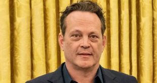 Hollywood'da bazı oyuncular vardır; bir karakteri canlandırdıklarında yalnızca senaryodaki replikleri söylemez, aynı zamanda kendilerine özgü bir oyunculuk dili oluştururlar. Vince Vaughn da bu isimlerden biridir. Uzun boyu, hızlı konuşması, rahat tavırları, doğaçlamaya yatkın performansı ve özellikle komedi türündeki karakterleriyle tanınan Amerikalı oyuncu, kariyerini tek bir türün sınırları içerisinde bırakmamıştır.