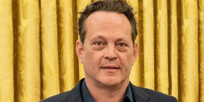 Hollywood'da bazı oyuncular vardır; bir karakteri canlandırdıklarında yalnızca senaryodaki replikleri söylemez, aynı zamanda kendilerine özgü bir oyunculuk dili oluştururlar. Vince Vaughn da bu isimlerden biridir. Uzun boyu, hızlı konuşması, rahat tavırları, doğaçlamaya yatkın performansı ve özellikle komedi türündeki karakterleriyle tanınan Amerikalı oyuncu, kariyerini tek bir türün sınırları içerisinde bırakmamıştır.