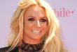 Britney Spears, 1990'ların sonundan itibaren dünya pop müziğinin en tanınan isimlerinden biri haline gelen Amerikalı şarkıcı, dansçı ve sahne sanatçısıdır. Genç yaşta müzik dünyasına giren Spears, yalnızca hit şarkılarıyla değil, dans performansları, müzik videoları, sahne şovları ve pop kültüründeki etkisiyle de uzun yıllar gündemde kaldı. Özellikle kariyerinin ilk döneminde ortaya koyduğu genç, enerjik ve dans odaklı pop anlayışı, 2000'li yılların müzik dünyasının şekillenmesinde önemli rol oynadı.