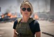 Bilimkurgu sinemasında bazı karakterler vardır ki yalnızca bir filmin değil, bütün bir dönemin simgesi haline gelir. Sarah Connor ve T-800 de bu karakterlerin başında gelir. 1984 yılında başlayan Terminatör serisi, zaman yolculuğu ve yapay zekâ üzerinden insanlığın geleceğine dair karanlık bir tablo çizerken, yıllar içerisinde farklı devam filmleriyle bu evreni genişletti. 2019 yapımı Terminatör: Kara Kader (Terminator: Dark Fate) ise serinin geçmişine yeniden dönerek özellikle ilk iki filmin mirasını canlandırmayı amaçlayan yapımlardan biri oldu.