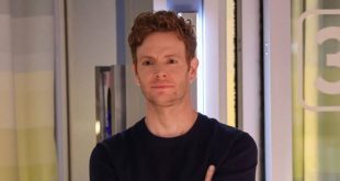 Amerikan televizyon dünyasında özellikle uzun soluklu karakter performanslarıyla öne çıkan Nick Gehlfuss, tiyatro eğitiminden gelen ve kariyerini hem sahnede hem de kamera karşısında geliştiren başarılı oyunculardan biridir. İzleyicilerin büyük bölümünün onu tanımasını sağlayan rol ise kuşkusuz Chicago Med dizisindeki Dr. Will Halstead karakteridir.