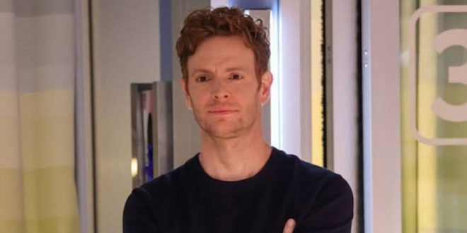 Amerikan televizyon dünyasında özellikle uzun soluklu karakter performanslarıyla öne çıkan Nick Gehlfuss, tiyatro eğitiminden gelen ve kariyerini hem sahnede hem de kamera karşısında geliştiren başarılı oyunculardan biridir. İzleyicilerin büyük bölümünün onu tanımasını sağlayan rol ise kuşkusuz Chicago Med dizisindeki Dr. Will Halstead karakteridir.