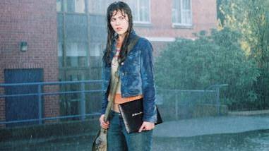 Son Durak 3 (Final Destination 3), 2006 yılında vizyona giren ve doğaüstü korku-gerilim serisinin üçüncü halkasını oluşturan yapımdır. Yönetmenliğini serinin ilk filminde de görev alan James Wong üstlenirken, başrollerde Mary Elizabeth Winstead ve Ryan Merriman yer alır. Senaryosunu James Wong, Glen Morgan ve Jeffrey Reddick'in birlikte kaleme aldığı film, serinin kendine özgü ölümcül kader anlayışını bu kez gençlerin eğlence dünyasının ortasında başlayan bir kabusa dönüştürür.
