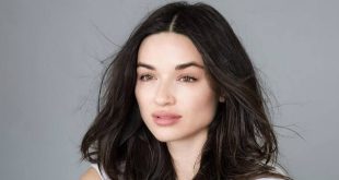 Crystal Reed, özellikle gençlik ve fantastik drama türündeki Teen Wolf dizisinde canlandırdığı Allison Argent karakteriyle dünya çapında tanınan Amerikalı oyuncudur. Kariyerinin ilerleyen dönemlerinde farklı türlerdeki yapımlarda rol alan Reed; korku, bilim kurgu, suç, drama ve komedi gibi birbirinden farklı alanlarda kendisini göstererek oyunculuk yelpazesini genişletmiştir.