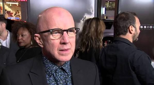 Hollywood'da bazı oyuncular vardır; isimleri gişeyi tek başına belirlemese de yer aldıkları yapımlara güçlü bir karakter duygusu kazandırırlar. Arliss Howard da bu oyunculardan biridir. Kariyeri boyunca başrollerin yanı sıra unutulmaz yardımcı karakterleri canlandıran Howard, sinema ve televizyonun yanı sıra tiyatroda da kendisini kanıtlamış çok yönlü bir sanatçıdır.