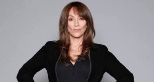 Amerikan televizyon ve sinemasının deneyimli isimlerinden Katey Sagal, hem oyunculuk hem de müzik alanındaki çalışmalarıyla uzun yıllardır dikkat çeken çok yönlü bir sanatçıdır. Özellikle “Married... with Children” dizisindeki Peggy Bundy karakteriyle geniş kitleler tarafından tanınan Sagal, kariyerinin ilerleyen dönemlerinde birbirinden farklı karakterlere hayat vererek oyunculuk yelpazesini genişletmiştir.