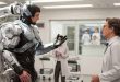 Bilimkurgu sinemasında bazı filmler geleceği anlatırken aslında kendi dönemlerinin toplumsal ve politik gerçeklerine ayna tutar. RoboCop, bu filmlerden biridir. 1987 yılında vizyona giren yapım, yüzeyde gelişmiş bir cyborg polisin suçla mücadelesini anlatan sert bir aksiyon filmi gibi görünse de altında kapitalizm, özel şirketlerin gücü, medya kültürü, kentleşme, şiddet ve insan kimliği üzerine oldukça keskin bir eleştiri barındırır.