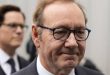 Kevin Spacey, sinema tarihinin özellikle 1990'lı yıllarından itibaren dikkat çeken Amerikalı oyuncularından biridir. Tiyatro sahnesinde başladığı kariyerini Hollywood'a taşıyan sanatçı; Olağan Şüpheliler (The Usual Suspects), Amerikan Güzeli (American Beauty), L.A. Confidential, Se7en ve House of Cards gibi önemli yapımlarda üstlendiği rollerle dünya çapında tanındı.