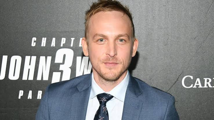 Robin Taylor adı, sinema ve televizyon dünyasında özellikle Gotham dizisindeki Oswald Cobblepot, yani Penguin karakteriyle öne çıkan Amerikalı oyuncu Robin Lord Taylor ile özdeşleşmiştir. Karakter oyunculuğundaki başarısı, güçlü mimikleri ve farklı türlerdeki yapımlarda sergilediği performanslarla dikkat çeken Taylor, kariyerini yalnızca tek bir role bağlı kalmadan geliştiren sanatçılardan biridir.