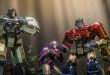 Bilimkurgu sinemasının en popüler markalarından biri olan Transformers, oyuncaklardan animasyon dizilerine, çizgi romanlardan beyaz perdeye uzanan son derece geniş bir evrenin sinemadaki karşılığıdır. 2007 yılında vizyona giren ilk canlı aksiyon Transformers filmiyle birlikte seri, dünya genelinde çok daha geniş bir izleyici kitlesine ulaştı. Dev robotların otomobillere, kamyonlara ve çeşitli araçlara dönüşebildiği bu evren; yüksek tempolu aksiyon sahneleri, bilimkurgu unsurları ve insan karakterlerin hikâyelerini bir araya getirerek kendine özgü bir sinema dünyası oluşturdu.