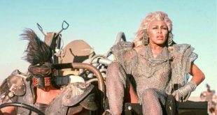 1985 yılında izleyiciyle buluşan Çılgın Max 3: Gökkubbenin Ardında (Mad Max Beyond Thunderdome), Mad Max serisinin önceki filmlerinden farklı bir anlatım anlayışını benimseyen yapımlardan biridir. George Miller ve George Ogilvie tarafından yönetilen film, Miller ile Terry Hayes’in senaryosunu kaleme aldığı Avustralya yapımı bir kıyamet sonrası aksiyon ve distopya örneğidir. Başrolde serinin simge karakteri Max Rockatansky'yi canlandıran Mel Gibson yer alırken, filmin en dikkat çekici isimlerinden biri de Tina Turner'dır.