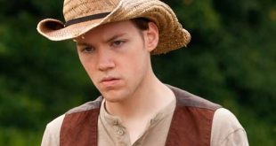 Amerikalı oyuncu James Allen McCune, televizyon dünyasında özellikle The Walking Dead ve Shameless dizilerindeki rolleriyle, sinemada ise korku türündeki Blair Witch filmiyle tanınan isimler arasında yer alıyor. Oyunculuk kariyerine genç yaşlarda başlayan McCune, zaman içerisinde yalnızca kamera önünde değil, yapımcılık, müzik ve seslendirme gibi farklı alanlarda da çalışmalar gerçekleştirdi.