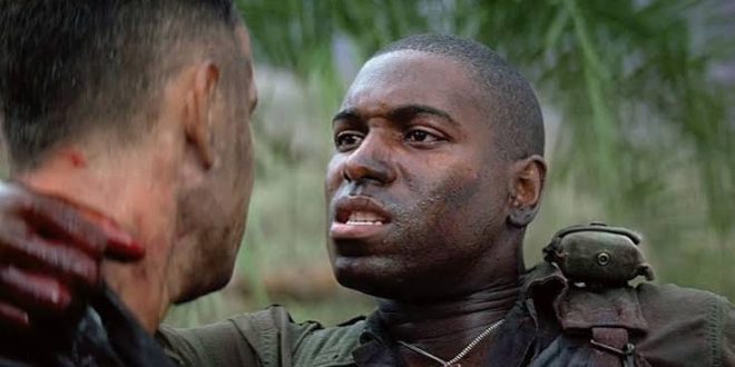 Hollywood'da uzun soluklu kariyerleriyle dikkat çeken karakter oyuncuları, çoğu zaman tek bir başrol üzerinden değil, birbirinden farklı yapımlarda bıraktıkları izlerle hatırlanır. Mykelti Williamson da bu isimlerden biridir. Özellikle Robert Zemeckis'in unutulmaz filmi Forrest Gump ile dünya çapında tanınan Amerikalı oyuncu, kariyeri boyunca sinema, televizyon ve tiyatroda birbirinden farklı karakterlere hayat verdi.