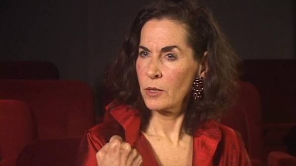 Randa Haines, özellikle insan ilişkilerini merkeze alan dramatik yapımlarıyla tanınan Amerikalı yönetmen ve yapımcılardan biridir. Sinema kariyeri boyunca çok sayıda filme imza atmamış olsa da yönettiği önemli yapımlar sayesinde Hollywood tarihinde kendine özgü bir yer edinmiştir. Haines'in adını geniş kitlelere duyuran film ise 1986 tarihli Başka Tanrının Çocukları (Children of a Lesser God) olmuştur.
