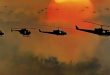 Kıyamet (Apocalypse Now), 1979 yılında yönetmen Francis Ford Coppola tarafından sinemaya aktarılan ve savaş filmleri arasında kendine özgü bir yere sahip olan başyapıtlardan biridir. Vietnam Savaşı'nı merkezine alan film, klasik anlamda yalnızca bir savaş hikâyesi anlatmaz. Savaşın insan psikolojisi üzerindeki yıkıcı etkisini, güç kavramını, ahlaki sınırların nasıl ortadan kalkabileceğini ve insanın kendi karanlığıyla yüzleşmesini sorgular.