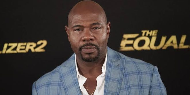 Hollywood sinemasında aksiyon, suç, gerilim ve dram türlerini kendine özgü bir görsel anlayışla bir araya getiren yönetmenlerden biri olan Antoine Fuqua, özellikle sert karakterleri ve yoğun çatışmaları merkeze alan filmleriyle tanınıyor. Yönetmenin filmografisine bakıldığında polisiyeden tarihi dramaya, spordan western türüne ve biyografik belgesellere kadar oldukça geniş bir çalışma alanı görülüyor.