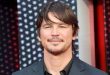 Hollywood'un 1990'ların sonlarında yükselen genç yıldızları arasında yer alan Josh Hartnett, kariyerini yalnızca popüler yapımlarla sınırlamayan oyunculardan biridir. Genç yaşta korku ve bilimkurgu filmleriyle tanınan Hartnett, kısa süre içinde savaş filmlerinden romantik dramalara, suç hikâyelerinden psikolojik gerilimlere kadar çok farklı türlerde rol aldı. Özellikle Pearl Harbor, Black Hawk Down, Lucky Number Slevin, Sin City ve 30 Days of Night gibi yapımlar, oyuncunun kariyerinde önemli dönüm noktaları oldu.