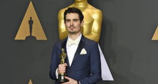 Amerikan sinemasının son yıllarda yetiştirdiği dikkat çekici yönetmenlerden biri olan Damien Chazelle, özellikle müzik, sanat, hırs ve başarı kavramlarını merkezine alan filmleriyle tanınır. Yönetmenin sinema dünyasında geniş kitleler tarafından tanınmasını sağlayan yapımlar arasında Whiplash, La La Land, First Man ve Babylon bulunur. Farklı türlere yönelmesine rağmen filmlerinin ortak noktasında çoğu zaman büyük bir hayalin peşinden giden ve bu uğurda ciddi fedakârlıklarda bulunan karakterler vardır