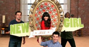2010’lu yılların sevilen Amerikan sitcomları arasında yer alan New Girl, romantik komedi ile arkadaşlık hikâyesini aynı potada buluşturan, karakter odaklı anlatımıyla öne çıkan bir televizyon dizisidir. Fox ekranlarında 20 Eylül 2011 tarihinde yayın hayatına başlayan yapım, başta Zooey Deschanel, Jake Johnson, Max Greenfield, Lamorne Morris ve Hannah Simone olmak üzere güçlü oyuncu kadrosuyla dikkat çekmiştir.