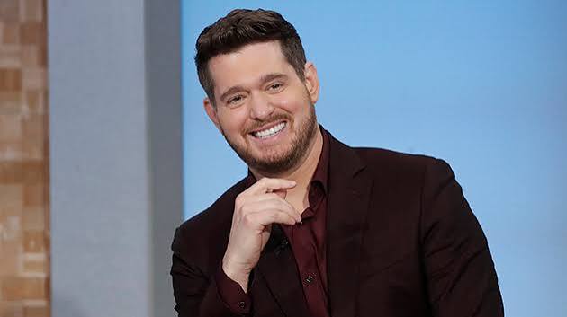 Michael Bublé, cazın zarif atmosferini, swing müziğinin hareketli ritimlerini ve geleneksel pop şarkılarının romantik yapısını çağdaş müzik anlayışıyla buluşturan Kanadalı ünlü bir vokalisttir. Güçlü bariton sesi, sahnedeki doğal tavırları ve klasik şarkılara getirdiği kendine özgü yorumla dünya çapında geniş bir hayran kitlesine ulaşmıştır. Özellikle 20. yüzyılın önemli vokalistlerinin mirasını yeni kuşaklara taşıması, Michael Bublé'nin kariyerinin en belirgin özelliklerinden biri olmuştur.