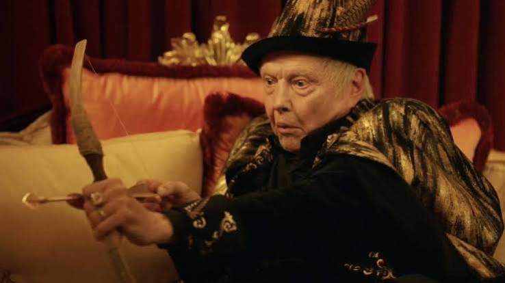 Amerikan sinemasının uzun soluklu kariyerlere sahip oyuncuları arasında yer alan Jon Voight, altmış yılı aşkın süredir sinema ve televizyon dünyasında aktif olan önemli bir aktördür. Farklı dönemlerde birbirinden oldukça farklı karakterlere hayat veren sanatçı; güçlü dramatik performansları, aksiyon filmlerindeki rolleri ve televizyon yapımlarındaki başarılı çalışmalarıyla geniş bir hayran kitlesi oluşturmuştur.