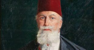 Osmanlı tarihinin son döneminde yaşayan Abdülmecid Efendi, bir imparatorluğun geleneksel yönetim anlayışından modern Türkiye Cumhuriyeti'ne geçişine tanıklık eden önemli isimlerden biridir. Osmanlı hanedanının bir üyesi olarak yetişen, kısa bir süre halifelik makamını üstlenen ve yaşamının son bölümünü Avrupa'da sürgünde geçiren Abdülmecid Efendi, siyasi kimliğinin yanı sıra sanata duyduğu ilgiyle de tanınır