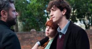 Bazı filmler büyük olayları, sert çatışmaları ve şaşırtıcı dönemeçleri merkeze alırken bazıları insan hayatındaki küçük değişimlere odaklanır. The Movie of My Life, özgün adıyla O Filme da Minha Vida, ikinci grupta yer alan, duygularını yüksek sesle ifade etmek yerine atmosferi ve karakterlerin iç dünyasını öne çıkaran bir Brezilya yapımıdır.