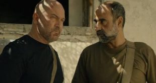 Televizyon dünyasında bazı yapımlar, izleyiciyi yalnızca heyecanlı olaylarla buluşturmakla kalmaz, aynı zamanda gerçek hayattaki siyasi gerilimleri ve insan ilişkilerinin karmaşıklığını da gündeme taşır. 2015 yılında yayınlanmaya başlayan Fauda, bu özellikleri bir araya getiren yapımlardan biridir. İsrail merkezli dizi; gizli görevler, istihbarat faaliyetleri, silahlı çatışmalar ve kişisel hesaplaşmalar etrafında şekillenen hikâyesiyle aksiyon türüne farklı bir boyut kazandırır.