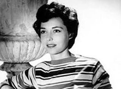 Margaret Field, Amerikan sinema ve televizyon dünyasında özellikle 1940'lı ve 1950'li yıllarda rol aldığı yapımlarla tanınan oyunculardan biridir. Hollywood'un klasik döneminde farklı türlerdeki film ve televizyon projelerinde yer alan sanatçı, oyunculuk kariyerinin yanı sıra ünlü oyuncu Sally Field'ın annesi olmasıyla da dikkat çekmiştir.