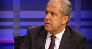 Türkiye'de gazetecilik ile siyaset arasındaki geçişin dikkat çeken örneklerinden biri olan Şamil Tayyar, uzun yıllara yayılan meslek hayatında muhabirlikten köşe yazarlığına, kitap çalışmalarından milletvekilliğine kadar farklı alanlarda faaliyet göstermiştir. Özellikle Türkiye'nin yakın siyasi tarihi, devlet kurumlarının işleyişi, güvenlik politikaları ve iktidar mücadeleleri üzerine yaptığı değerlendirmelerle tanınan Tayyar, hem medya dünyasında hem de siyasi çevrelerde adından söz ettiren isimler arasında yer alır.