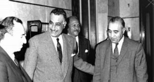 Suriye'nin modern siyasi tarihini şekillendiren isimler arasında yer alan Selahaddin el-Bitar, Arap milliyetçiliği ile sosyalizm düşüncesini bir araya getirmeye çalışan siyasi hareketin öncüleri arasında bulunur. Suriye'nin bağımsızlığını kazandığı dönemde etkinlik gösteren Bitar, yalnızca hükümet başkanlığı görevleriyle değil, Baas Partisi'nin kuruluşundaki rolü ve daha sonra bu hareketin yönetim anlayışıyla yaşadığı anlaşmazlıklarla da tanınır.