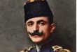 Osmanlı İmparatorluğu’nun son yılları, siyasi çatışmaların, askerî yenilgilerin ve köklü değişim arayışlarının iç içe geçtiği bir dönemdi. Bu dönemde yetişen bazı isimler, yalnızca kendi görevleriyle değil, aldıkları kararların devletin geleceği üzerindeki etkileriyle de tarihe geçti. Enver Paşa, bu isimlerin başında gelir. Genç yaşta askerlik mesleğinde yükselen, İttihat ve Terakki Cemiyeti’nin en etkili liderlerinden biri olan ve Birinci Dünya Savaşı sırasında Harbiye Nazırlığı görevini üstlenen Enver Paşa, Osmanlı tarihinin en fazla tartışılan asker ve siyasetçilerinden biridir.