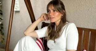 Türk televizyon ve sinemasının tanınan oyuncularından Aslı Enver, kariyerini yalnızca popüler diziler üzerinden şekillendirmeyen, tiyatrodan sinemaya ve dijital platform projelerine kadar farklı alanlarda çalışan oyunculardan biridir. Londra'da başlayan yaşam öyküsü, İstanbul'da aldığı sanat eğitimiyle farklı bir yöne evrilen Enver, özellikle Kavak Yelleri ile geniş kitleler tarafından tanındı. Sonraki yıllarda ise Suskunlar, İstanbullu Gelin ve Babil gibi yapımlarda üstlendiği rollerle oyunculuk kariyerini daha geniş bir çerçeveye taşıdı.