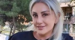 Türk müziğinde geçmişin izlerini bugünün dinleyicileriyle buluşturan sanatçılar arasında Muazzez Ersoy'un ayrıcalıklı bir yeri vardır. Güçlü sesi, duygusal yorum biçimi ve eski dönemlerin sevilen eserlerine gösterdiği ilgiyle tanınan sanatçı, özellikle 1990'lı yıllarda geniş bir dinleyici kitlesine ulaşmıştır. Geleneksel Türk sanat müziğinin unutulmaz şarkılarını yeniden yorumlayarak müzikseverlerin beğenisini kazanan Ersoy, zaman içinde nostalji kavramıyla özdeşleşen isimlerden biri hâline gelmiştir.