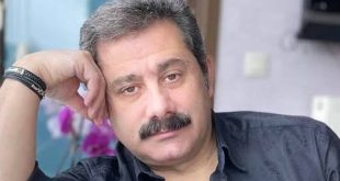 Türk halk müziğinin geleneksel çizgisini yaşatan sanatçılar arasında yer alan Nurullah Akçayır, bağlama icrasındaki ustalığı, kendine has yorum biçimi ve Anadolu kültürüne duyduğu bağlılıkla tanınır. Erzurum'da başlayan müzik yolculuğunu radyo çalışmalarından albümlere, televizyon programlarından sahne performanslarına kadar geniş bir alana taşıyan sanatçı, uzun yıllar boyunca halk müziğinin gelişimine katkıda bulunmuştur. Hem saz sanatçısı hem de türkü yorumcusu olarak öne çıkan Akçayır, kendi besteleriyle de müzikal kimliğini ortaya koymuştur.