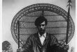 Amerika Birleşik Devletleri'nde ırkçılığa karşı yürütülen mücadelenin en dikkat çekici isimlerinden biri olan Huey Percy Newton, siyahilerin siyasi haklarını savunan, ekonomik eşitsizliği eleştiren ve toplumsal örgütlenmeyi ön plana çıkaran bir aktivistti. 1966 yılında Bobby Seale ile birlikte Kara Panter Partisi'ni kuran Newton, özellikle polis şiddetine karşı geliştirdiği öz savunma anlayışıyla tanındı.